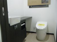 トイレも「ゆとり」ある広さ。ついつい長居してしまうかも・・・
超節水タイプの便器を採用。